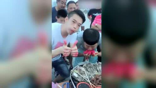 看傻吃瓜群众高清视频,揭秘高清视频中的趣味瞬间  第1张