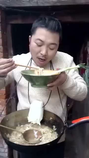 爆笑三江锅二货吃瓜视频,爆笑三江锅现场！