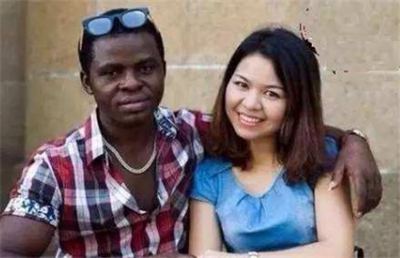 黑人丈夫吃瓜视频大全在线观看,趣味横生的家庭生活瞬间