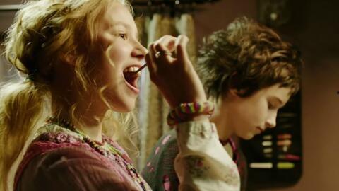 美女吸血鬼吃瓜视频大全,揭秘暗夜风情视频大全