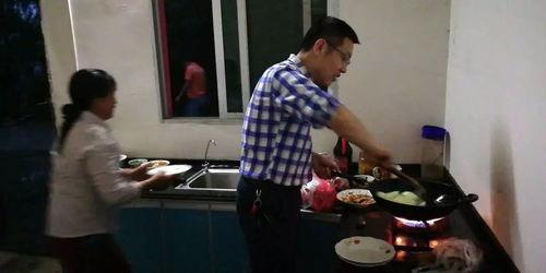 居委会干部吃瓜事件视频,邻里关系与公共形象的双重考验