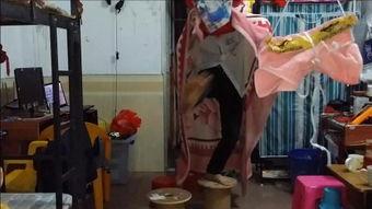 大学寝室吃瓜搞笑视频,大学生活欢乐多