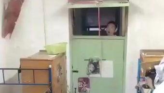 大学寝室吃瓜搞笑视频,大学生活欢乐多